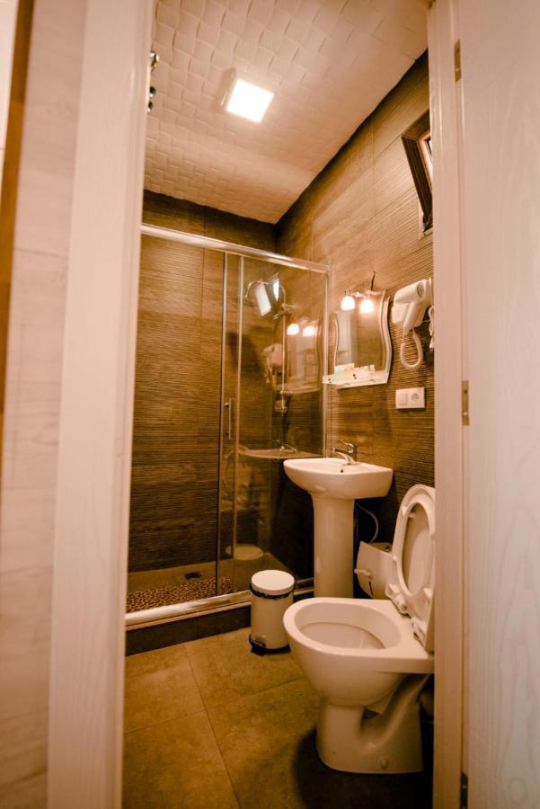 Hulus Hotel Makhinjauri Εξωτερικό φωτογραφία