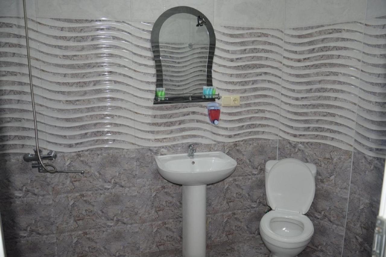 Hulus Hotel Makhinjauri Εξωτερικό φωτογραφία