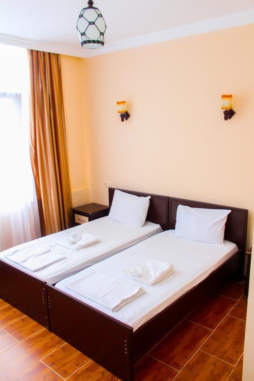 Hulus Hotel Makhinjauri Εξωτερικό φωτογραφία