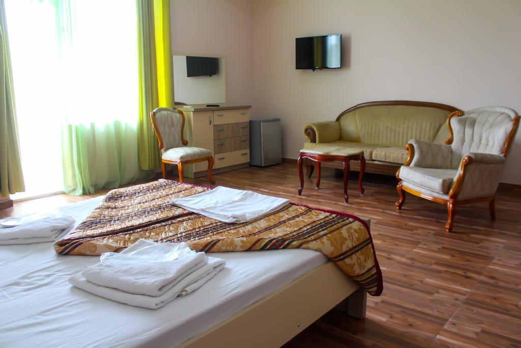Hulus Hotel Makhinjauri Εξωτερικό φωτογραφία