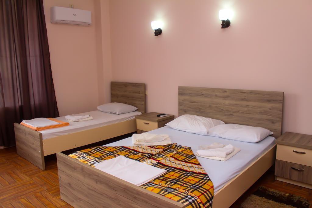 Hulus Hotel Makhinjauri Δωμάτιο φωτογραφία