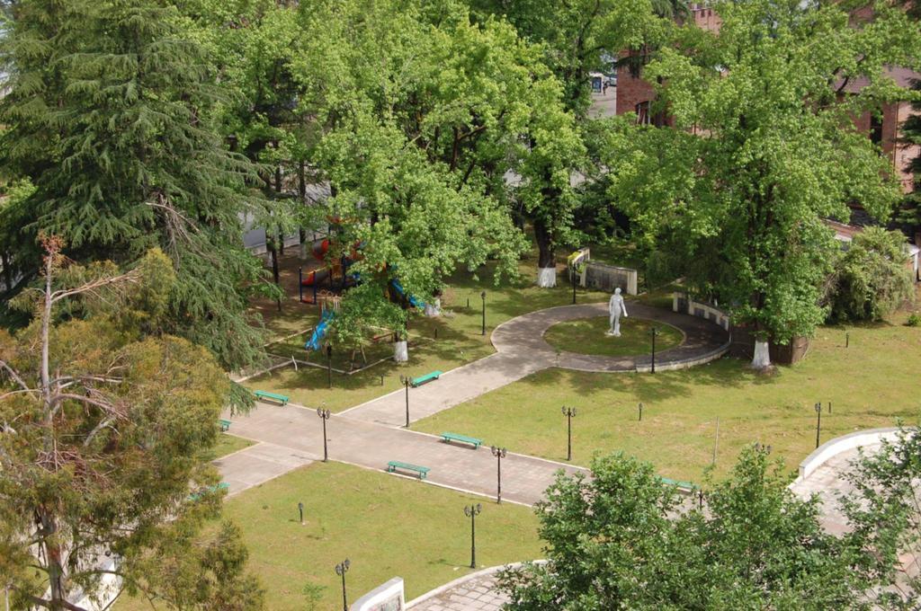 Hulus Hotel Makhinjauri Εξωτερικό φωτογραφία