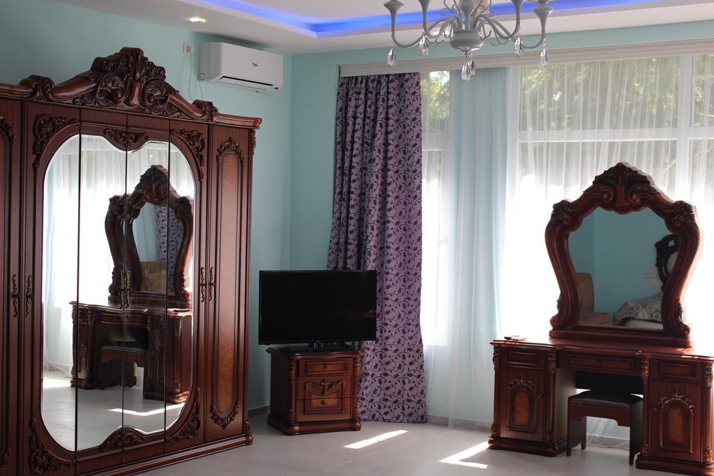 Hulus Hotel Makhinjauri Εξωτερικό φωτογραφία