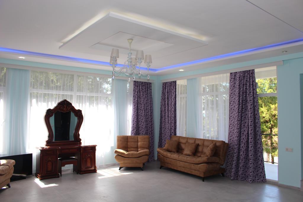 Hulus Hotel Makhinjauri Εξωτερικό φωτογραφία